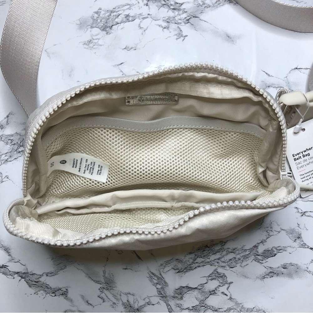 Lululemon Everywhere Belt Bag 1L OG White Opal - Picture 7 of 12